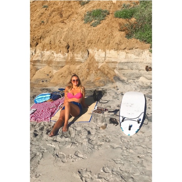 Pink Pinup Girl Style Bikini Top, by Roxy, size Medium - Picture 9 of 16